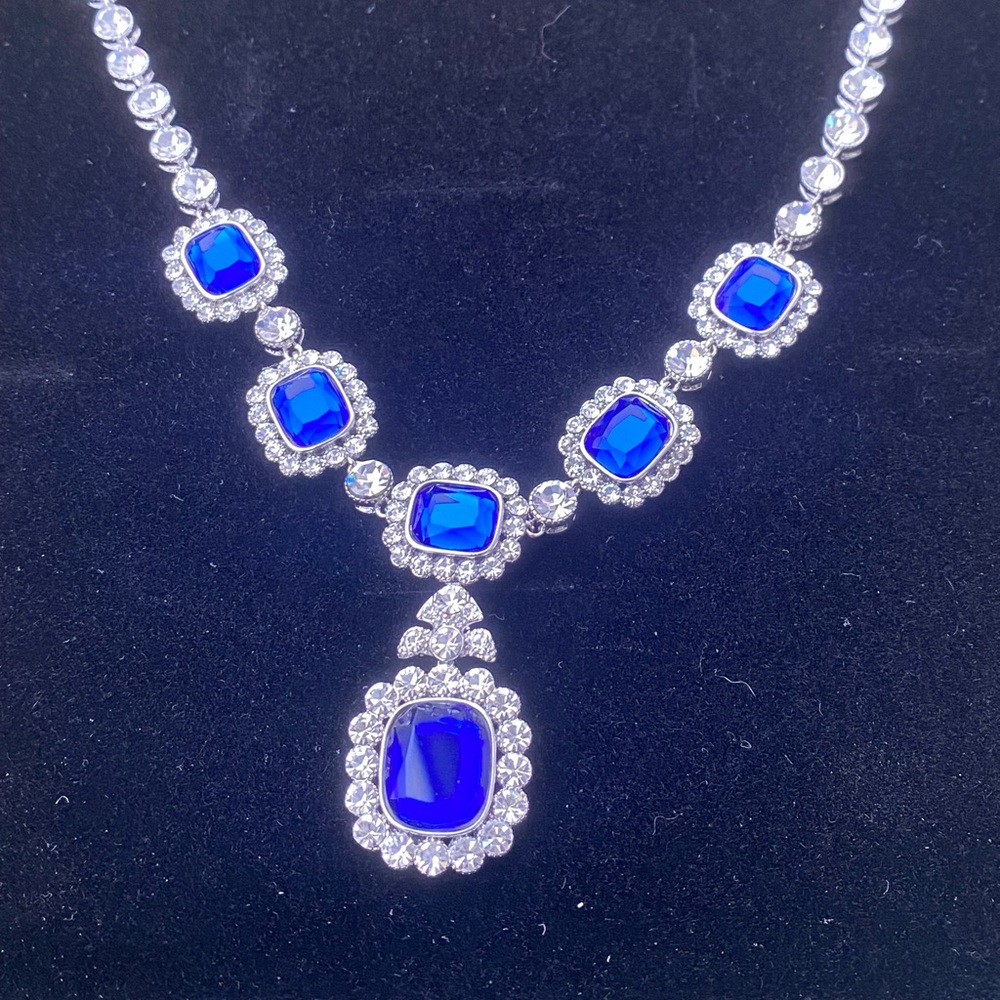 Sapphire blue glass statement necklace with removable pendant New in box